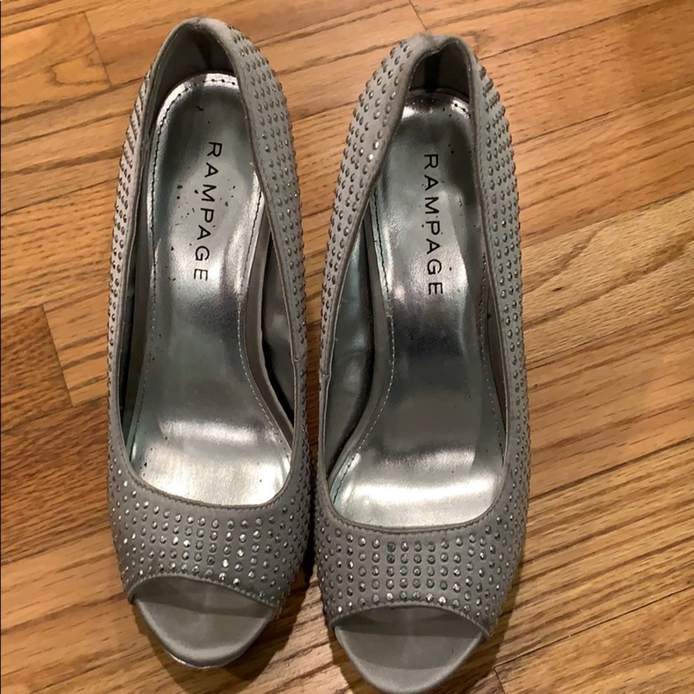 Heels - Picture 2 of 5